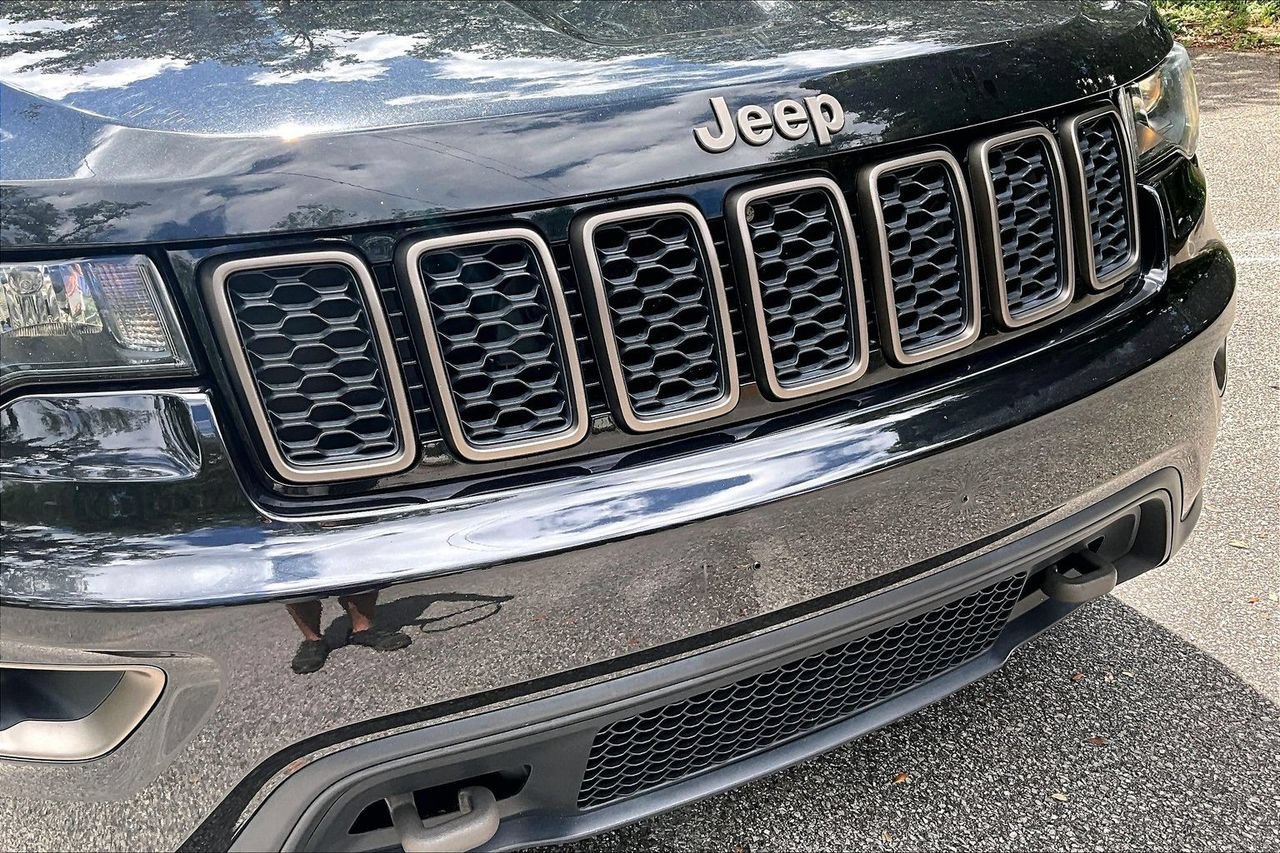 Used 2016 Jeep Grand Cherokee Laredo 75th Anniversary AWD/4WD image 33