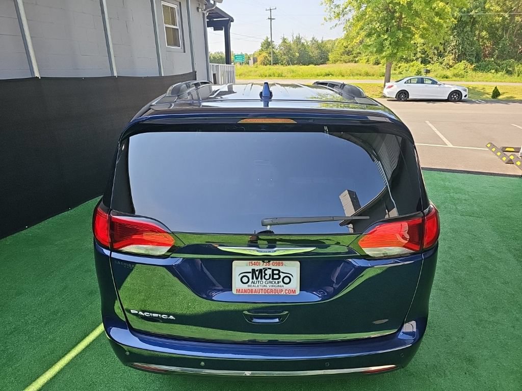 Used 2018 Chrysler Pacifica Touring-L Plus w/ Advanced Safetytec Group FWD image 5