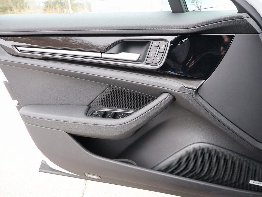 Certified 2026 Porsche Panamera 4 AWD/4WD image 35