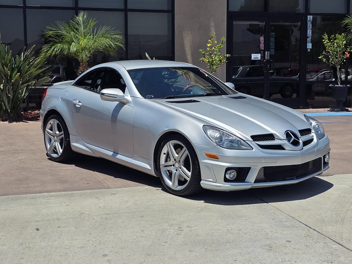 Used 2011 Mercedes-Benz SLK 350 image 37