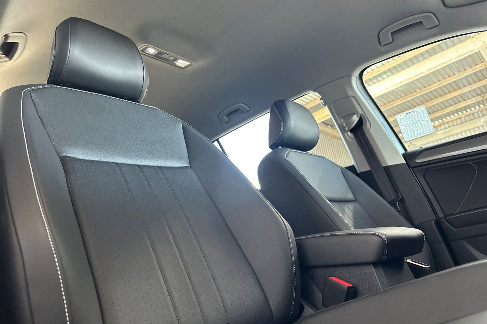 Used 2023 Volkswagen Tiguan SE FWD image 19