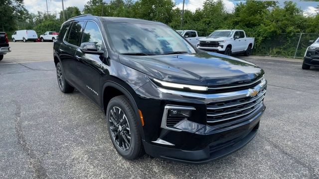 New 2026 Chevrolet Traverse LT w/ Sun and Wheel Package AWD/4WD image 4