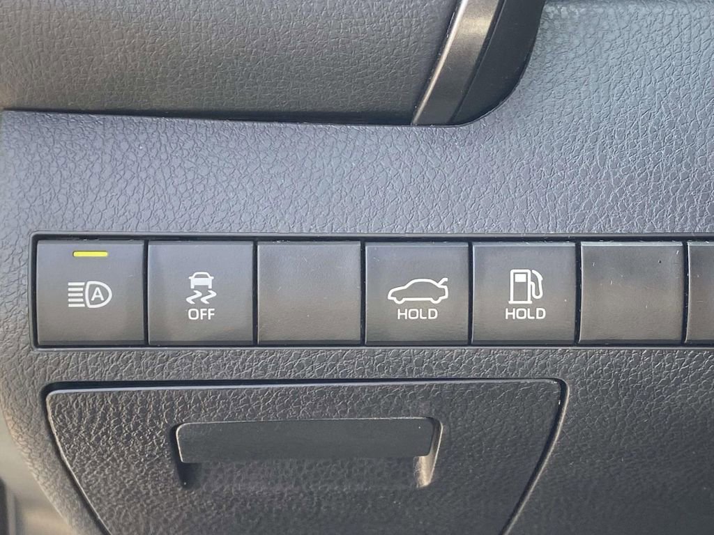 Used 2024 Toyota Camry SE FWD image 31