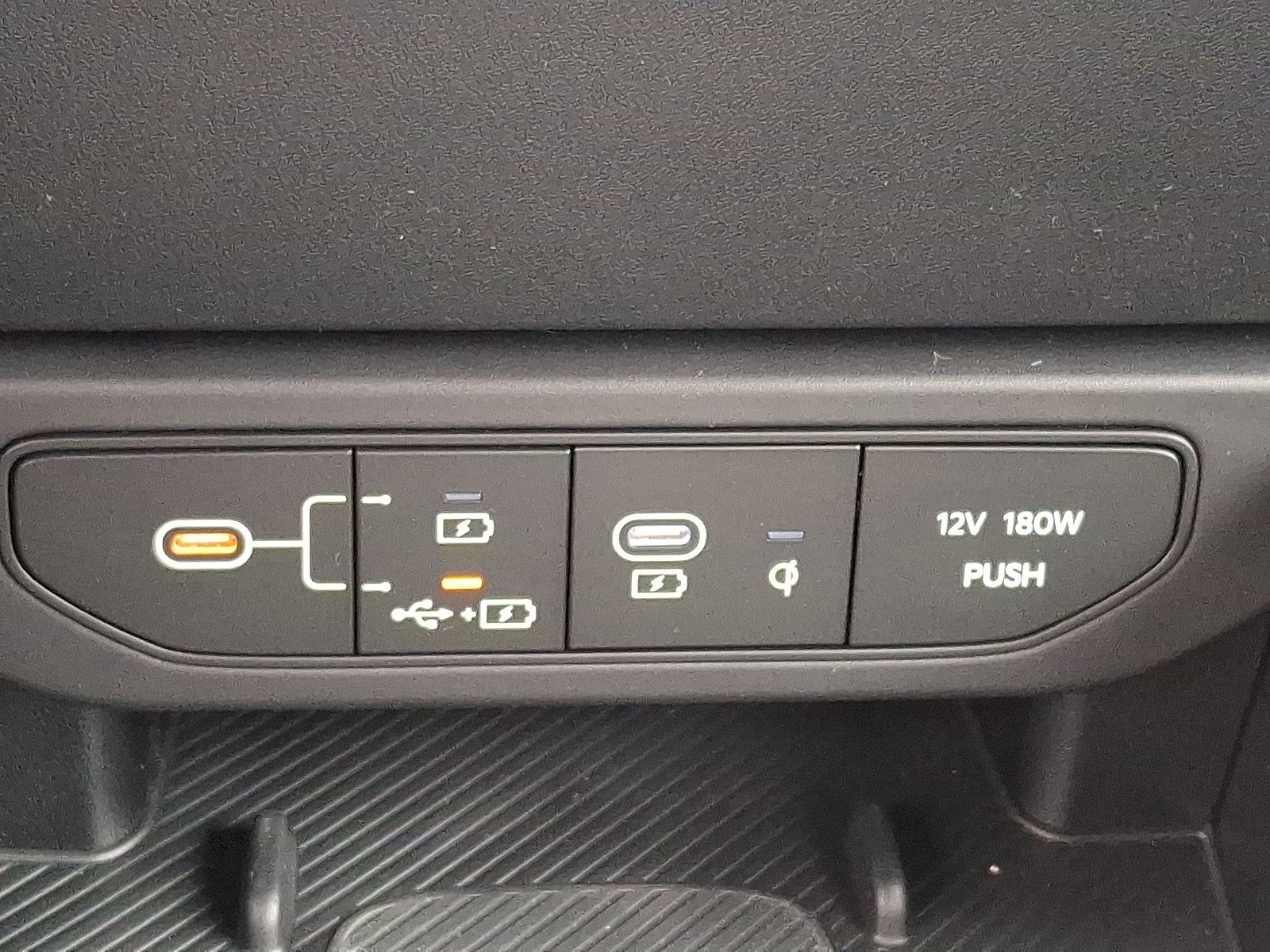 New 2025 Kia K4 GT-Line image 14