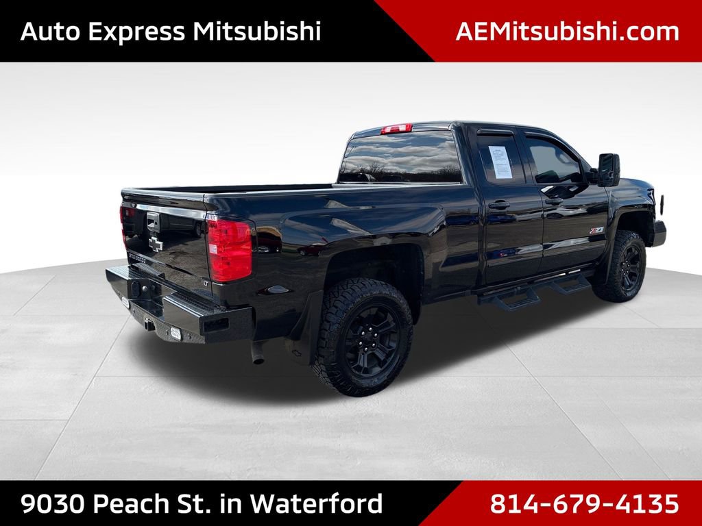 Used 2018 Chevrolet Silverado 1500 LT w/ Midnight Edition image 7