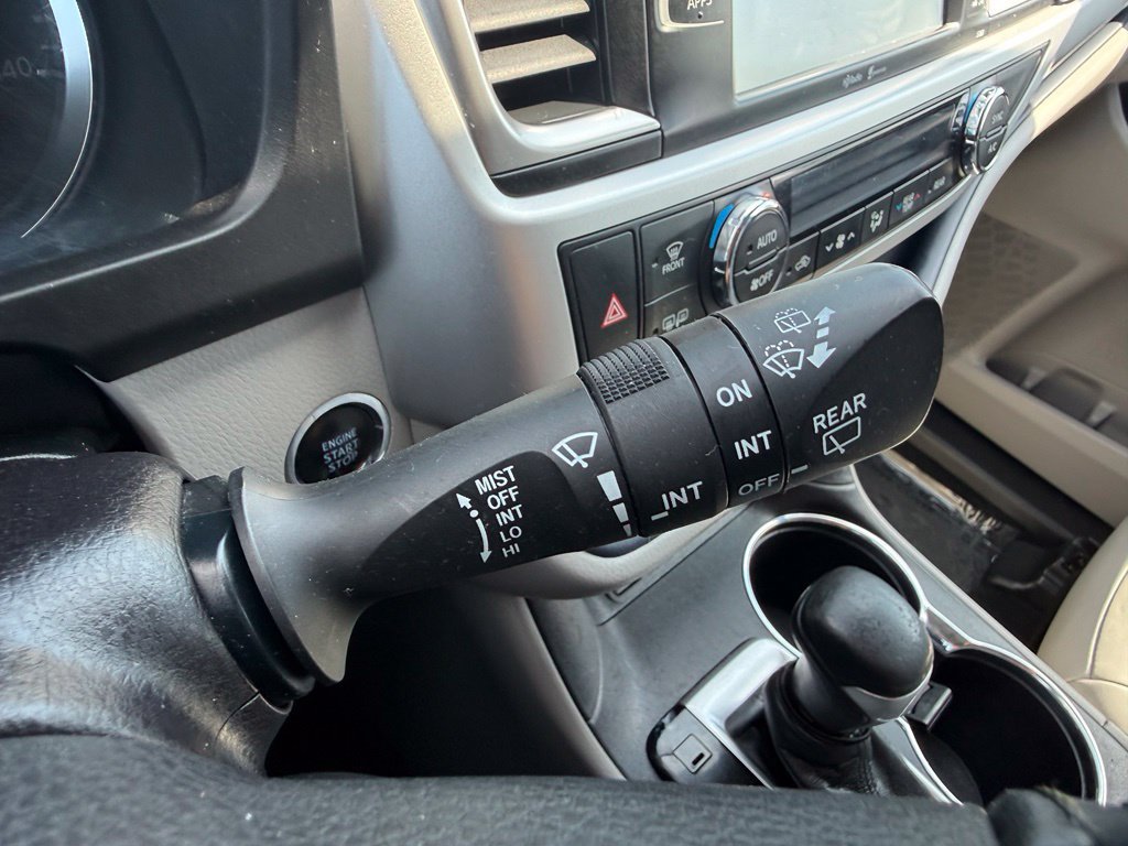 Used 2015 Toyota Highlander XLE AWD/4WD image 19