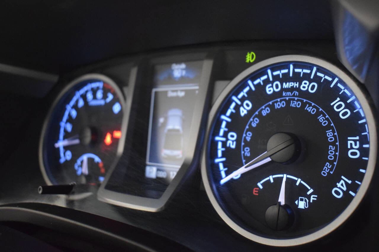 Used 2020 Toyota Tacoma SR5 image 40