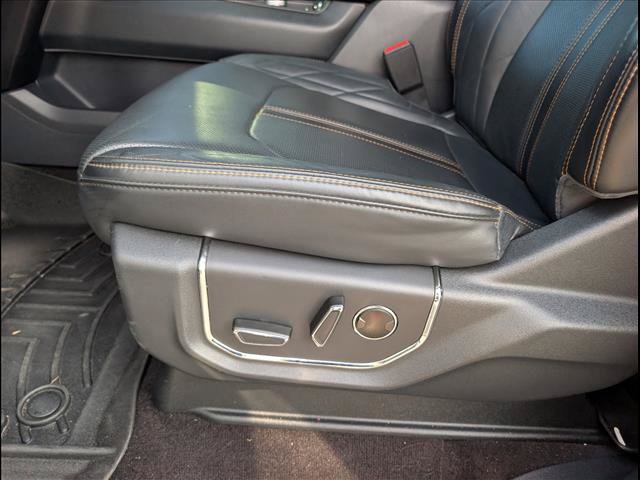 Used 2023 Ford Expedition Platinum AWD/4WD image 10