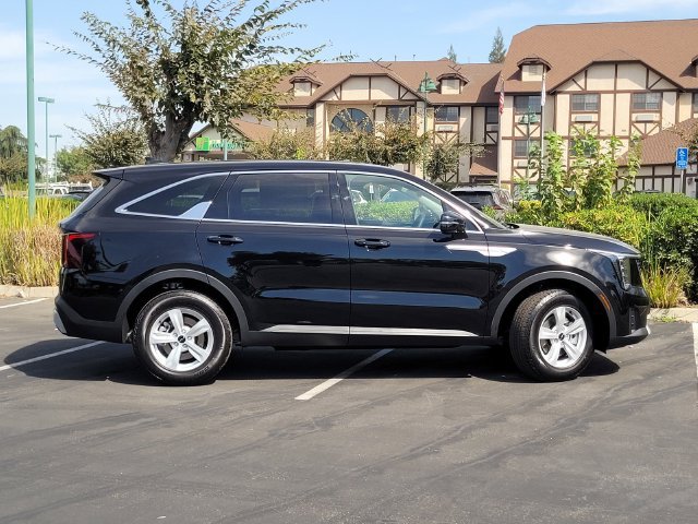 New 2026 Kia Sorento LX FWD image 3