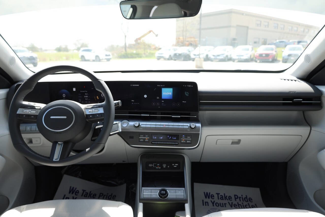 Used 2025 Hyundai Kona SEL FWD image 14