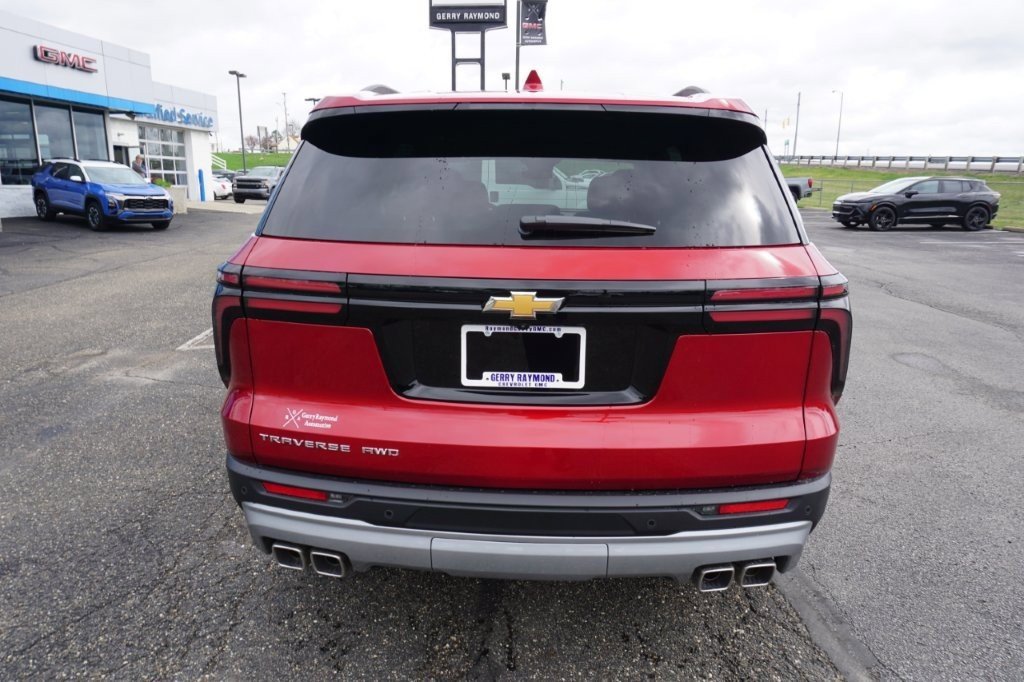New 2025 Chevrolet Traverse LT w/ Driver Confidence Package image 5