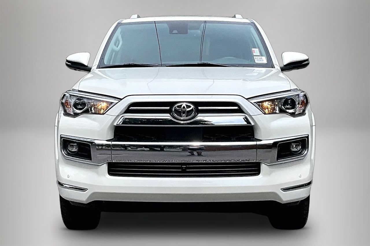 Used 2022 Toyota 4Runner Limited AWD/4WD image 3