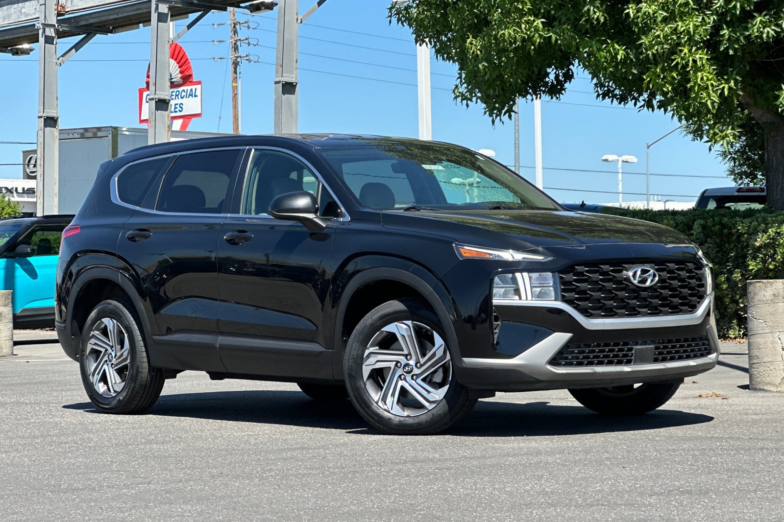 Used 2023 Hyundai Santa Fe SE AWD/4WD image 2