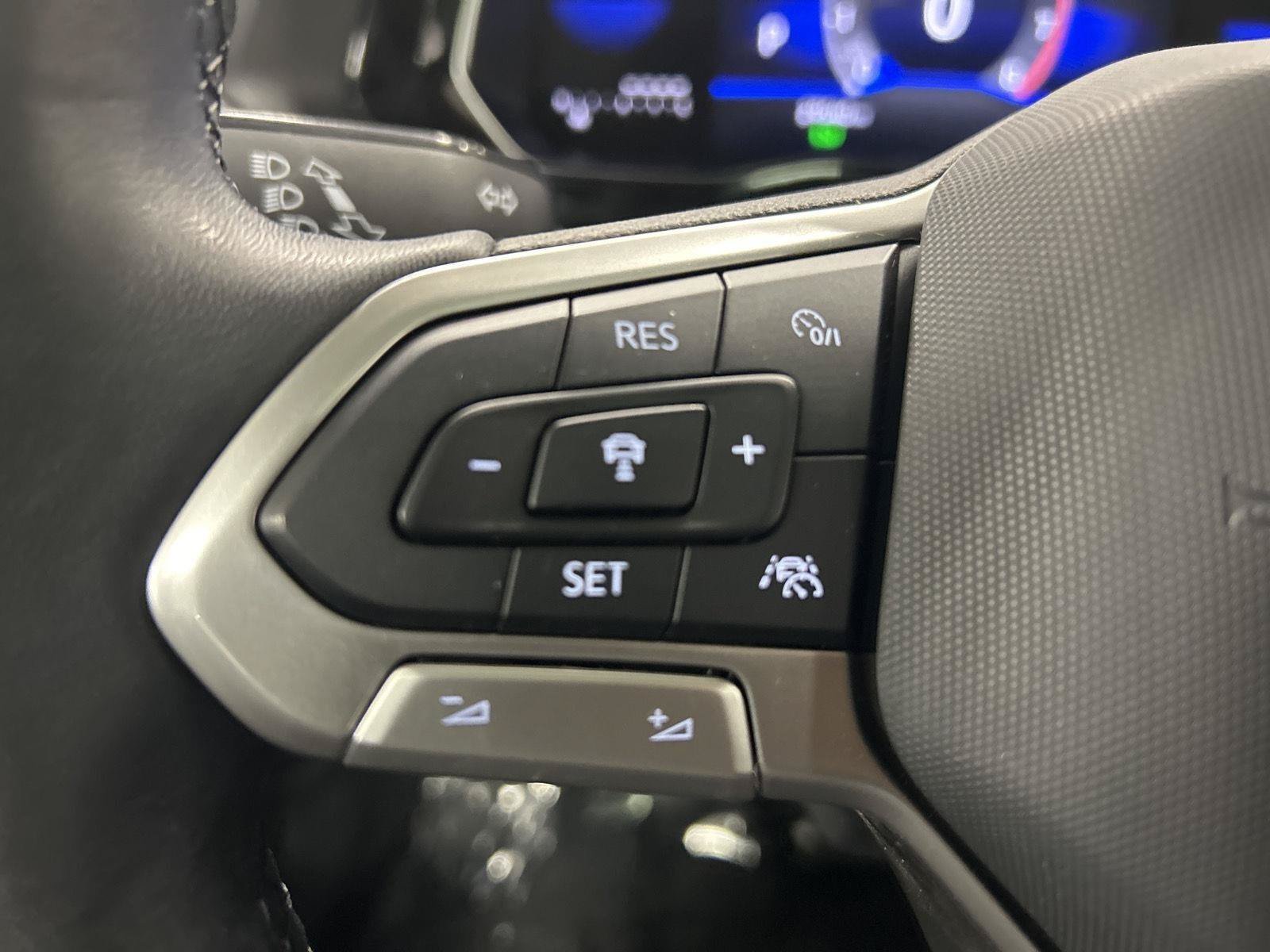 Used 2023 Volkswagen Jetta SE FWD image 17