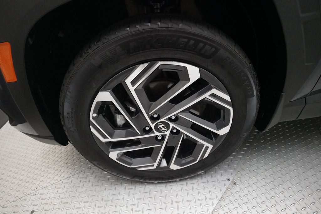 Used 2025 Hyundai Tucson Limited AWD/4WD image 27