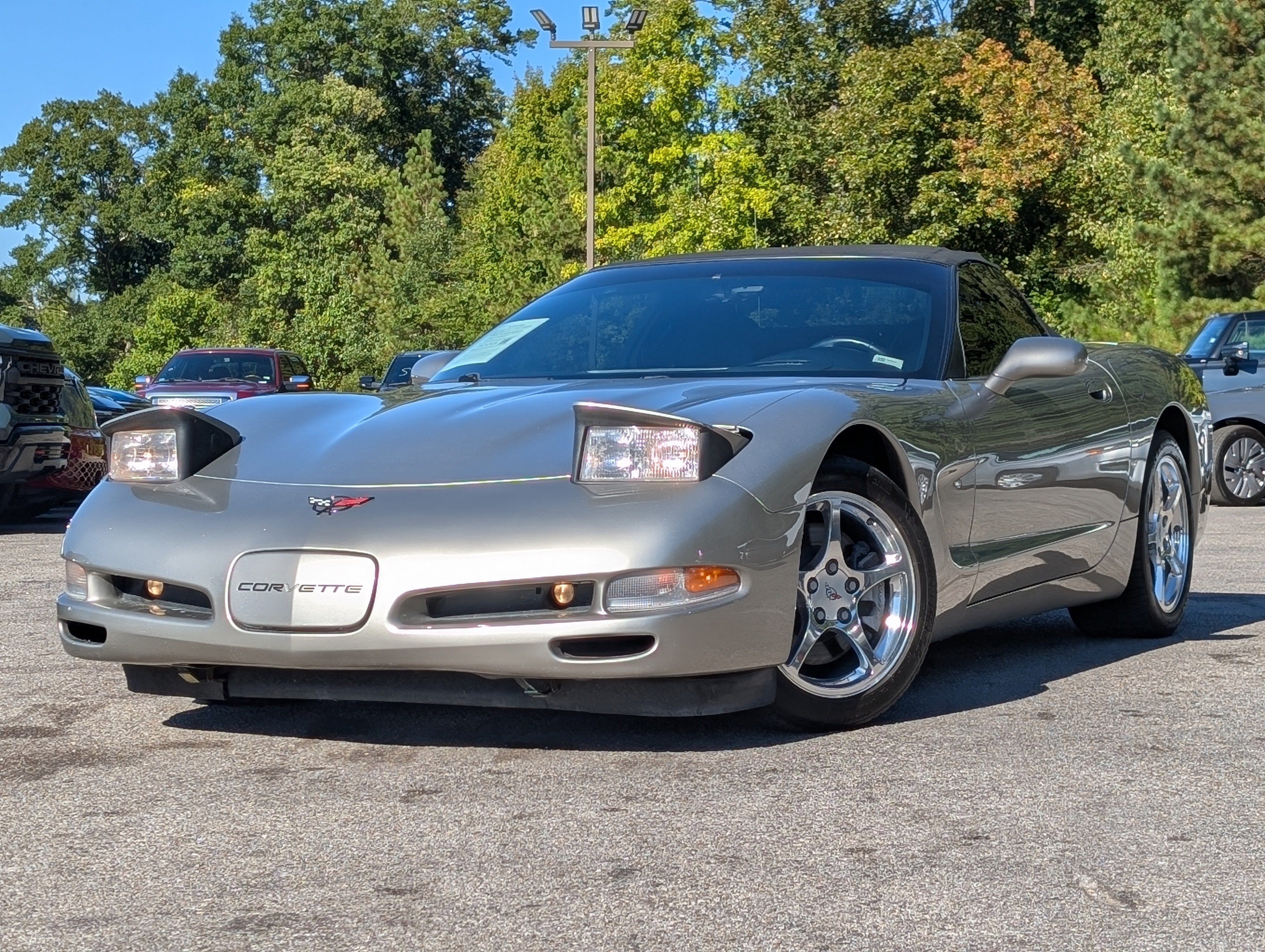 Used 2000 Chevrolet Corvette Convertible w/ Performance Handling Pkg RWD image 4