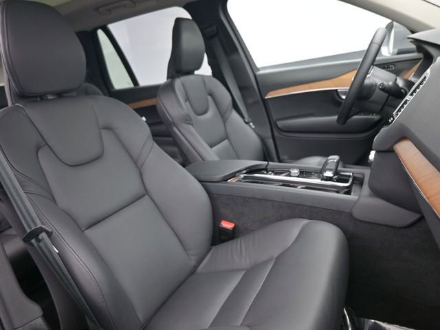Used 2024 Volvo XC90 B6 Plus w/ Protection Package image 35