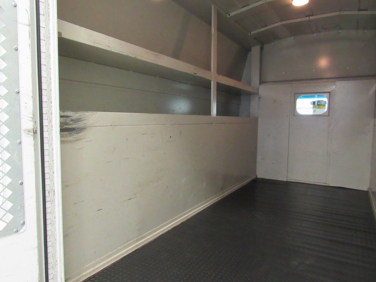 Used 2015 Ford E-350 and Econoline 350 Super Duty image 12