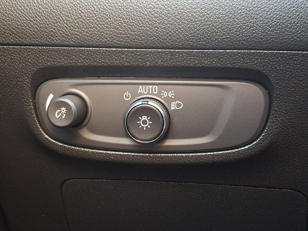 Used 2025 Buick Encore GX Preferred AWD/4WD image 22