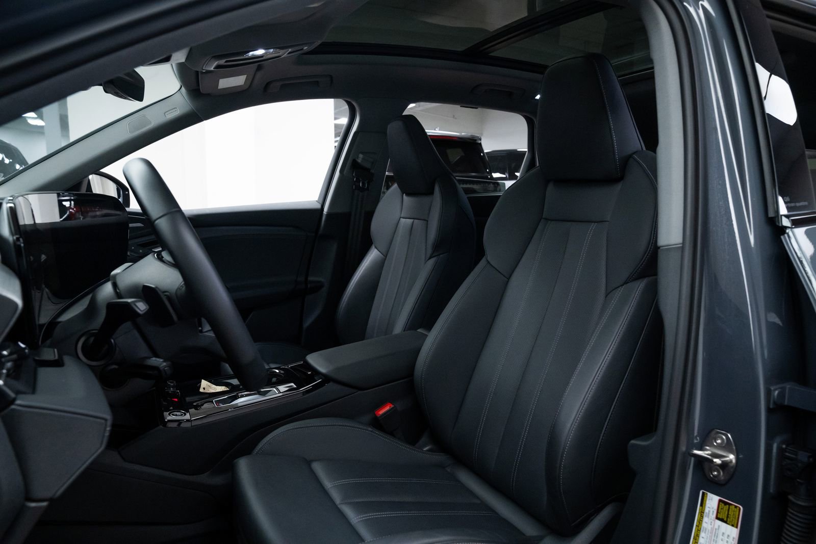 Used 2025 Audi Q6 e-tron Premium Plus w/ Premium Plus image 17