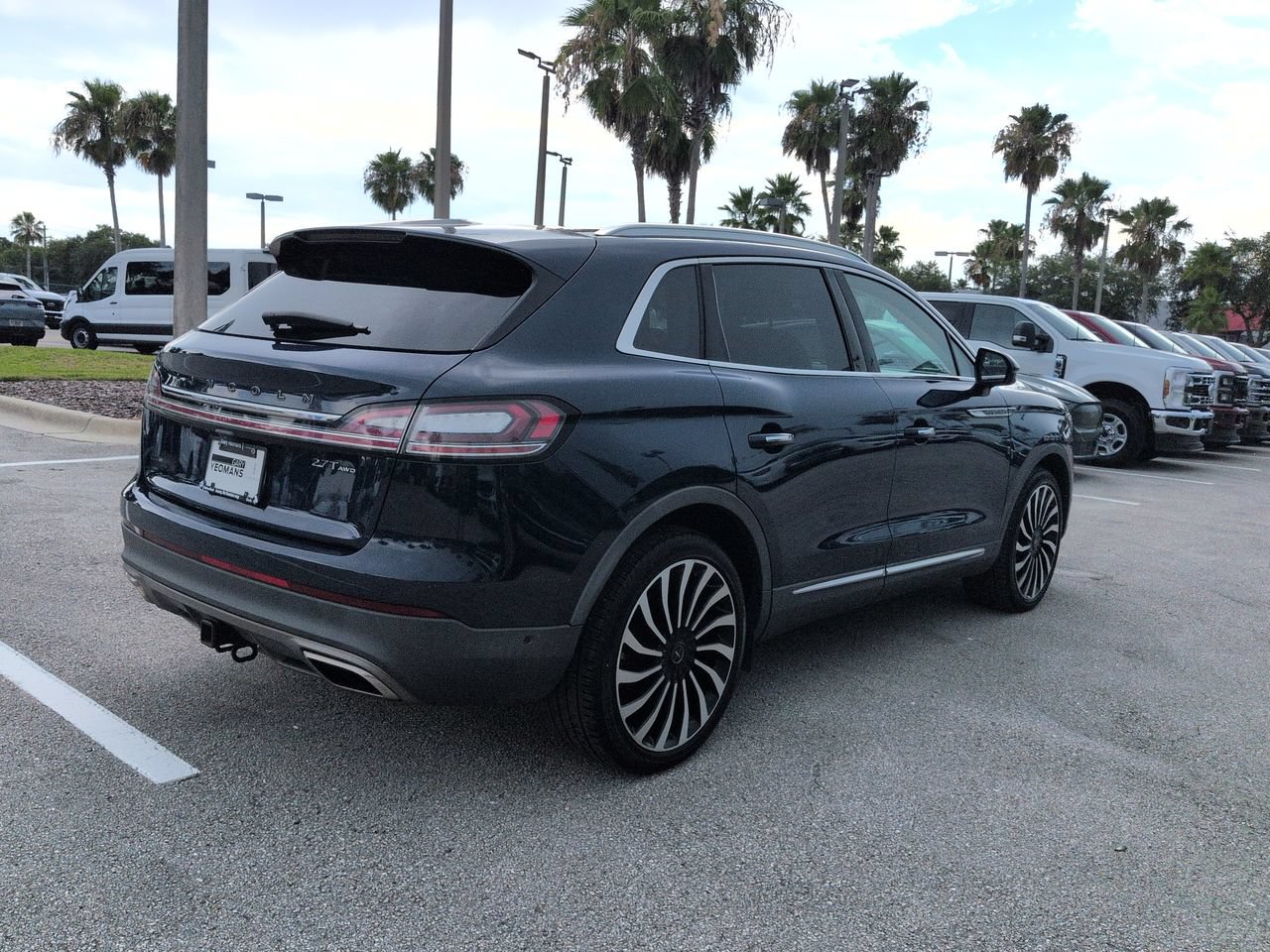 Used 2020 Lincoln Nautilus Black Label w/ Class II Trailer Tow Package AWD/4WD image 4