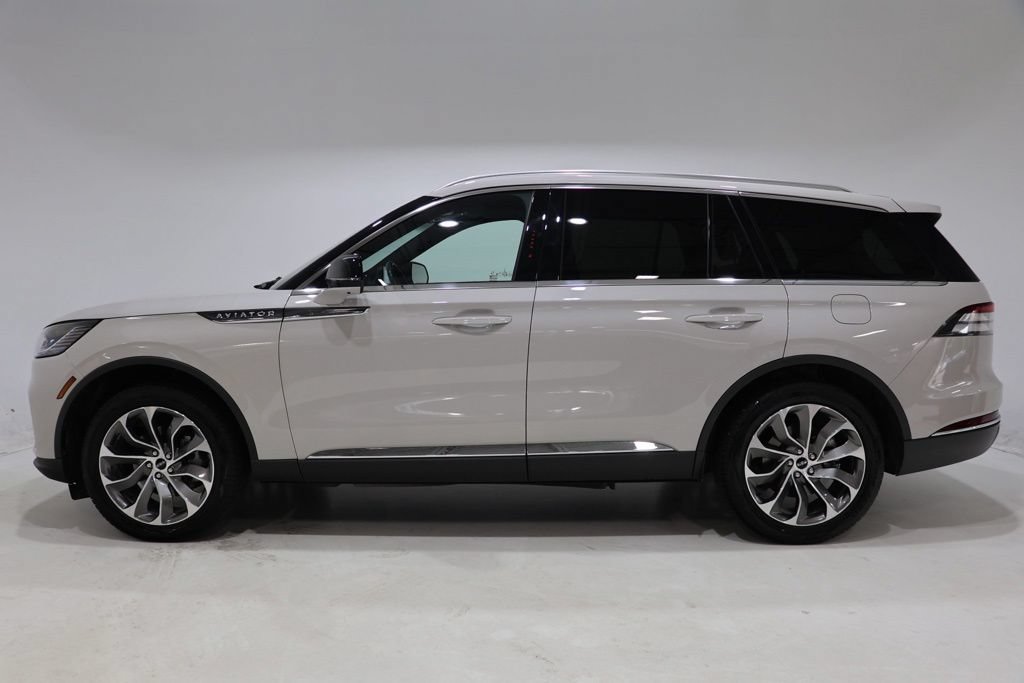 Used 2025 Lincoln Aviator Reserve w/ Illumination Package AWD/4WD image 4