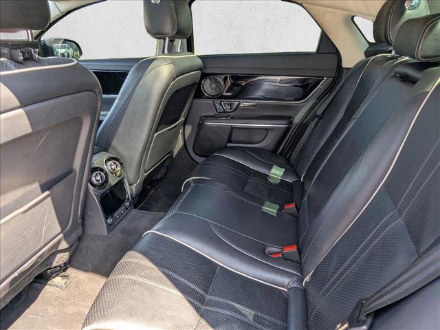 Used 2019 Jaguar XJ R-Sport image 19