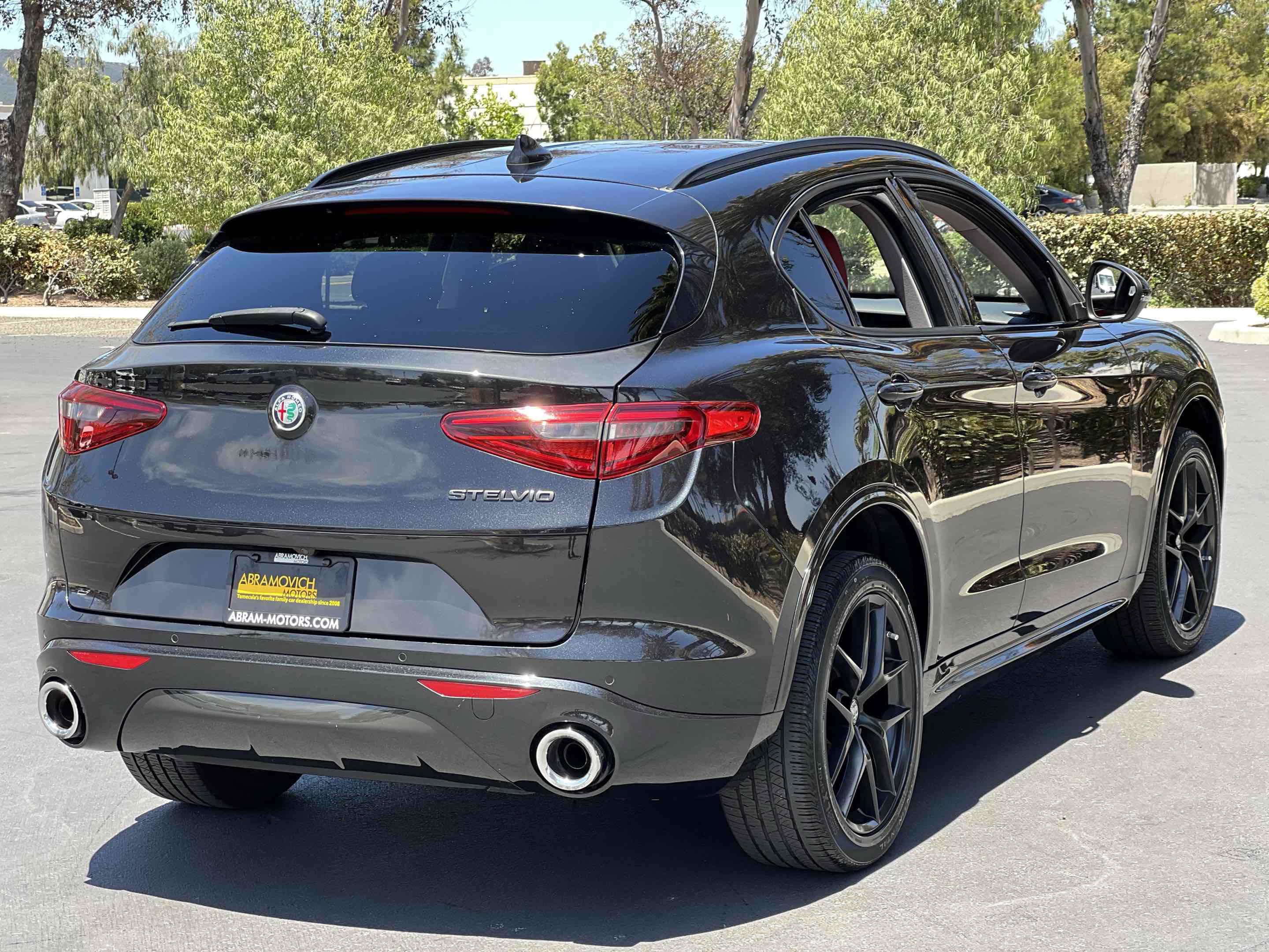 Used 2021 Alfa Romeo Stelvio Sprint w/ Nero Edizione RWD image 10
