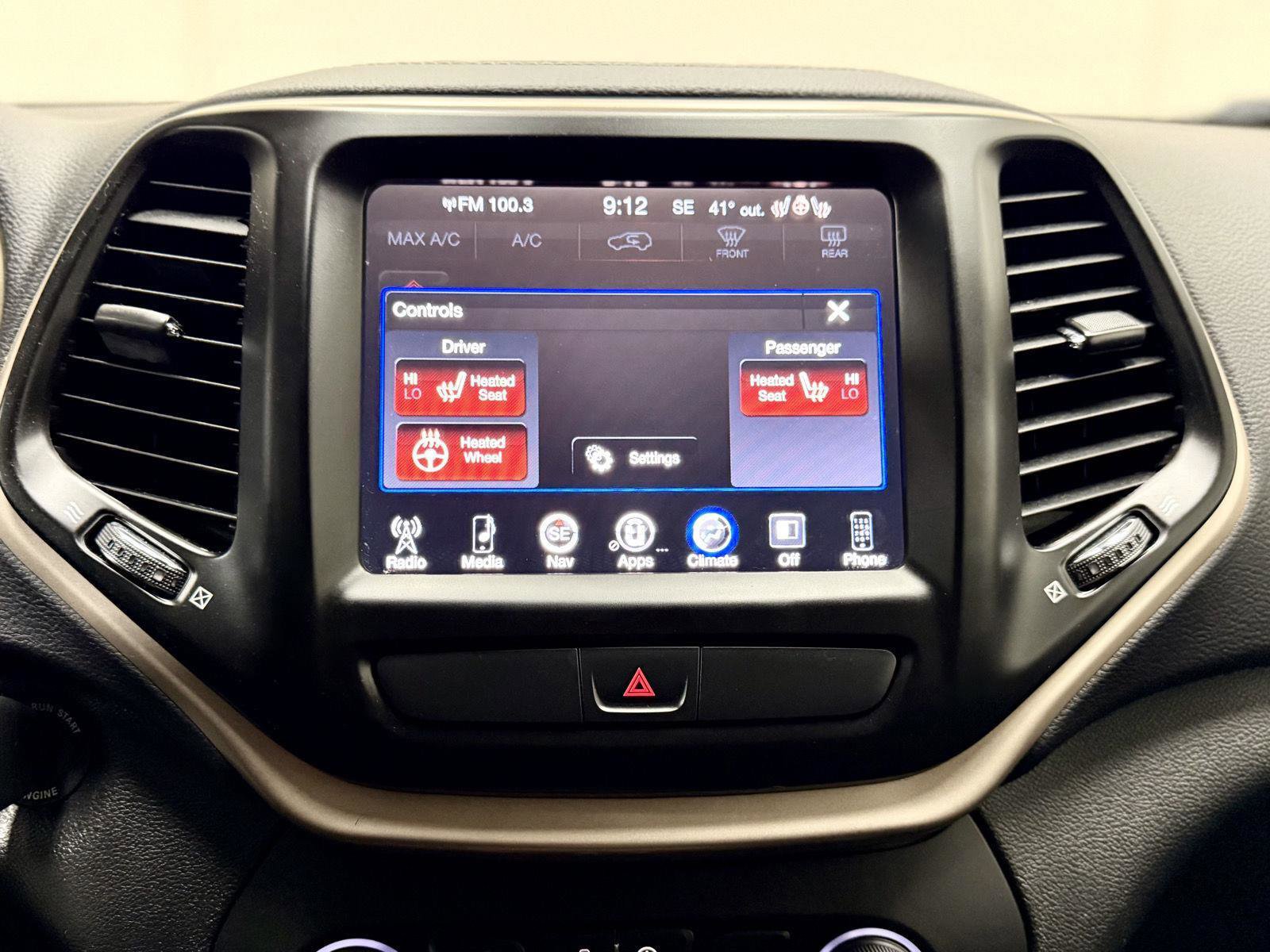 Used 2017 Jeep Cherokee Latitude w/ Cold Weather Group image 25