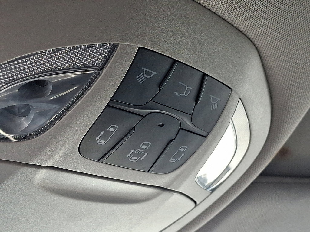 Certified 2023 Chrysler Pacifica Touring-L image 31