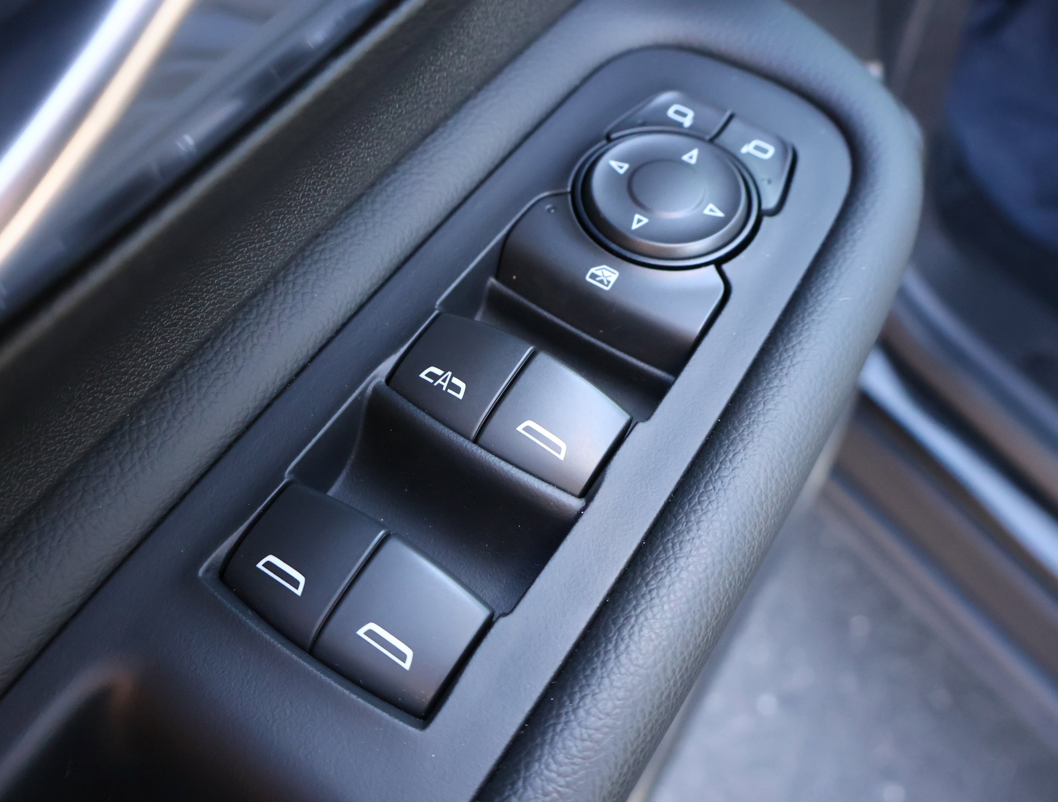 Used 2024 GMC Terrain AT4 w/ Tech Package image 8