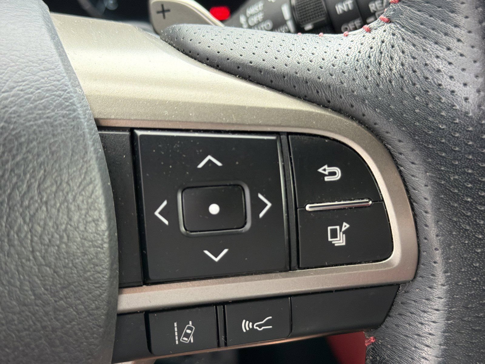 Used 2020 Lexus RX 350 F Sport w/ Accessory Package AWD/4WD image 23
