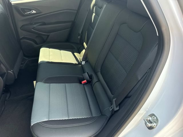 New 2026 Chevrolet Trax LT w/ Sunroof Package FWD image 15