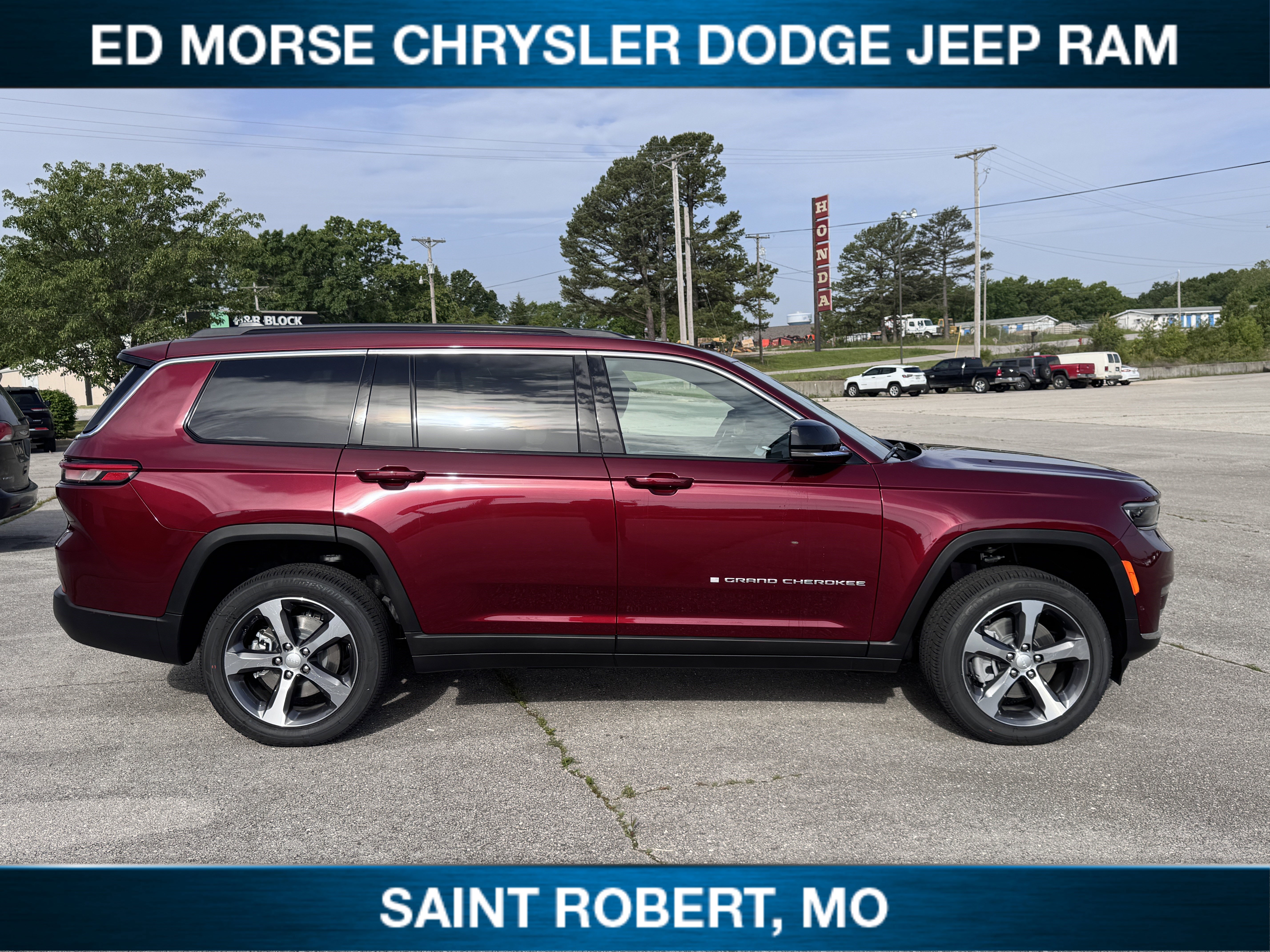 New 2025 Jeep Grand Cherokee L Limited w/ Luxury Tech Group II image 7