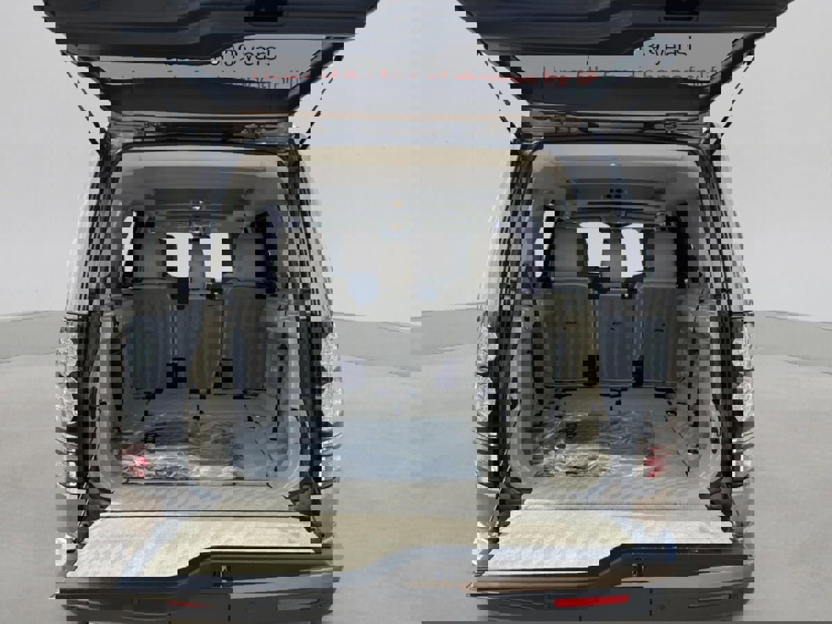 Used 2015 Land Rover LR4 HSE LUX image 31