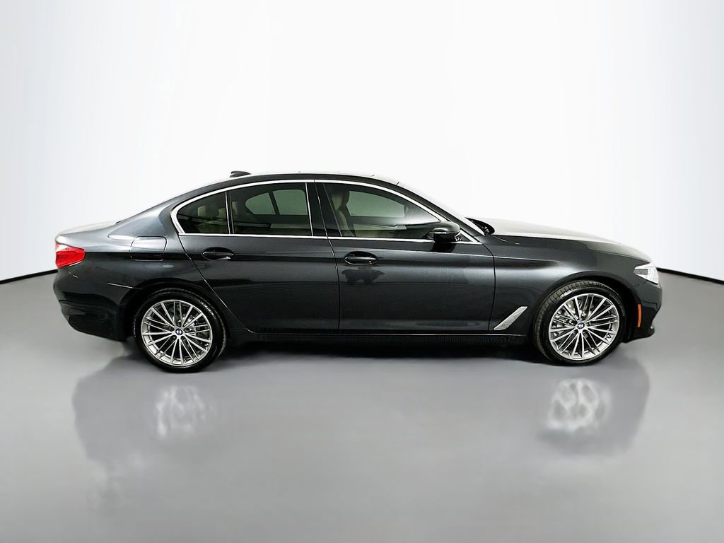 Used 2020 BMW 530i w/ Lighting Package image 4