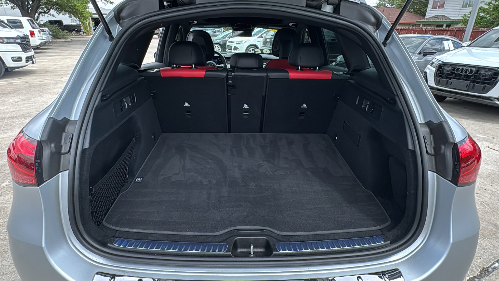 Used 2024 Mercedes-Benz GLC 43 AMG 4MATIC image 23