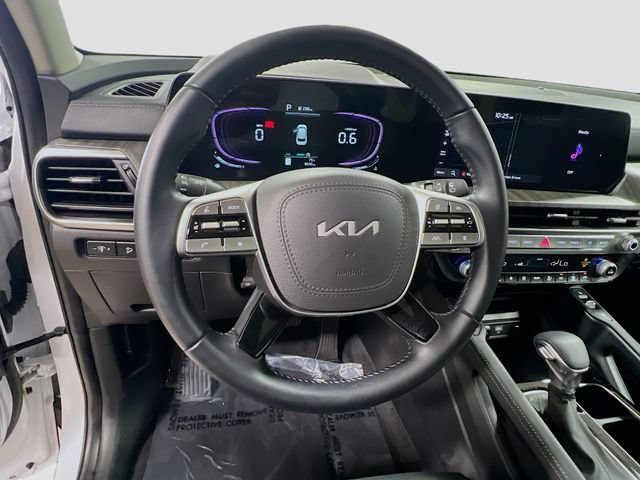Certified 2025 Kia Telluride EX w/ EX Captain's Chair Package FWD image 11