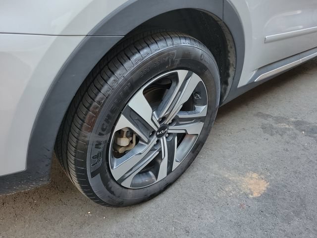 Certified 2022 Kia Sorento SX Prestige AWD/4WD image 22