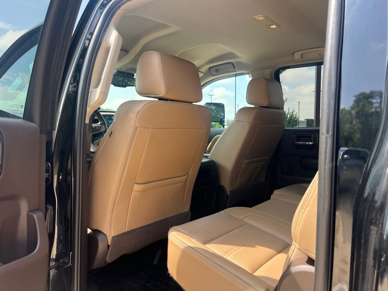 Used 2019 GMC Sierra 2500 Denali w/ Duramax Plus Package AWD/4WD image 17