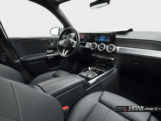Used 2022 Mercedes-Benz GLB 250 4MATIC w/ Premium Package Lite image 12