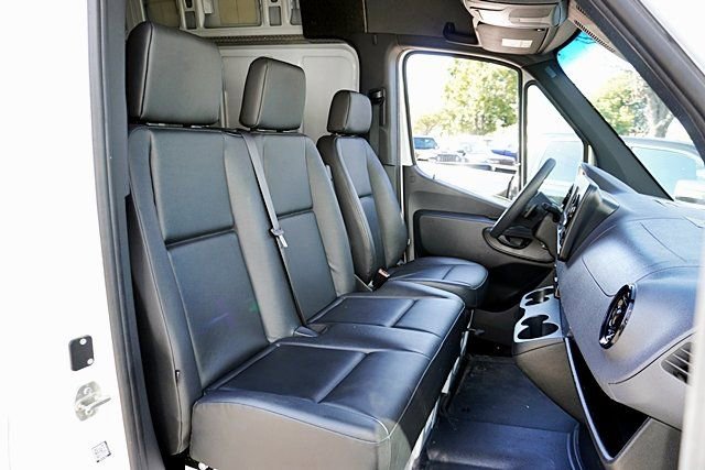 Used 2024 Mercedes-Benz Sprinter 2500 image 12