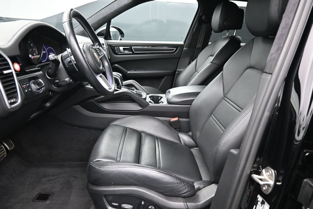 Used 2023 Porsche Cayenne GTS AWD/4WD image 15