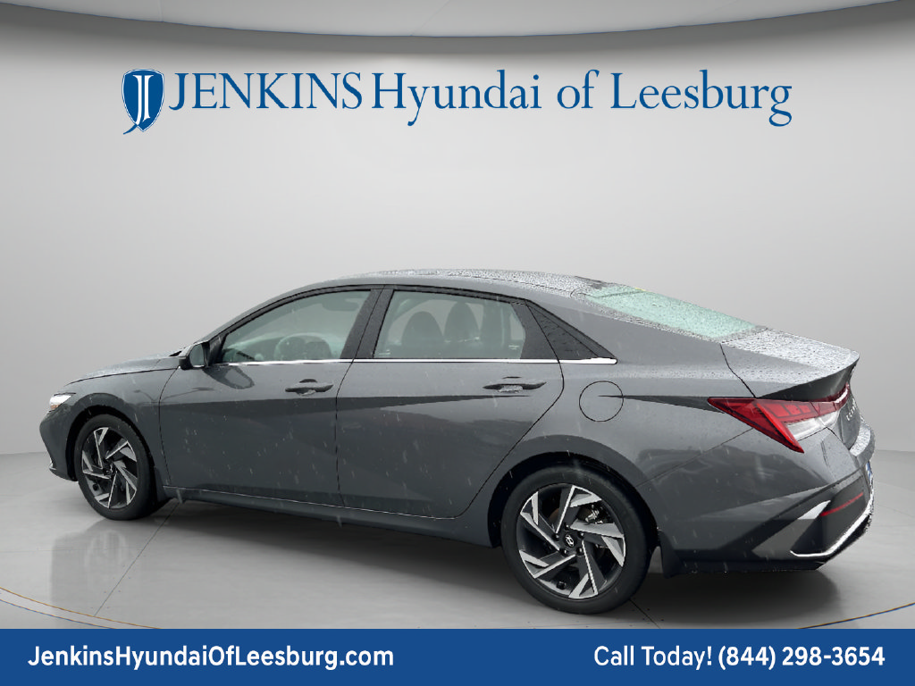 Certified 2024 Hyundai Elantra Limited FWD image 8