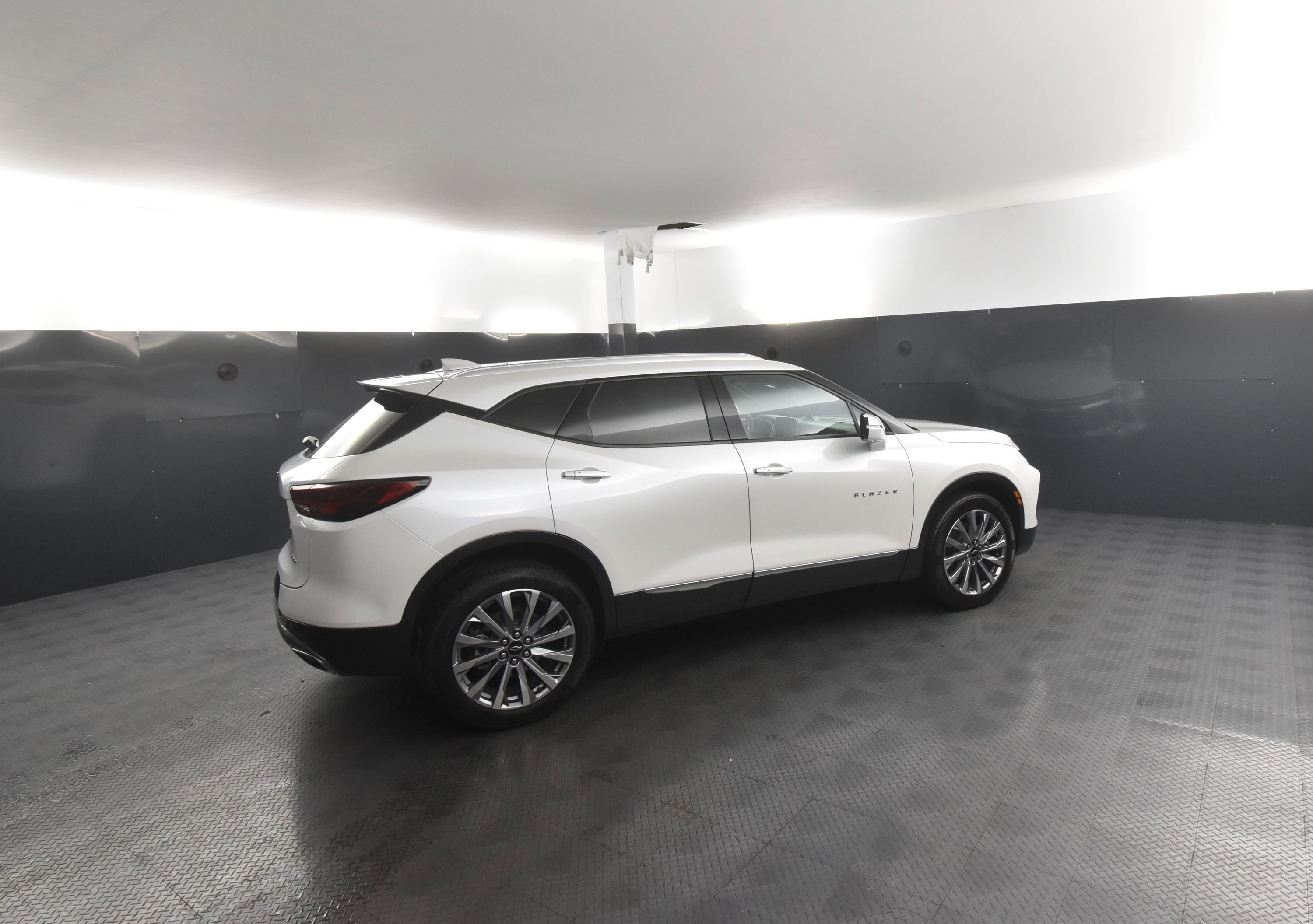 Used 2023 Chevrolet Blazer Premier w/ Driver Confidence II Package image 2