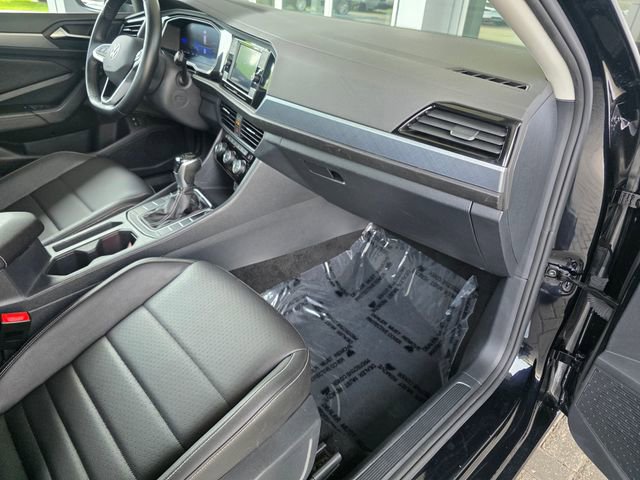 Used 2024 Volkswagen Jetta SE FWD image 9