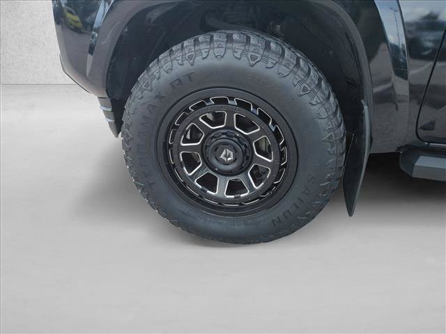 Used 2017 Toyota Tacoma SR5 w/ Tow Package RWD image 23