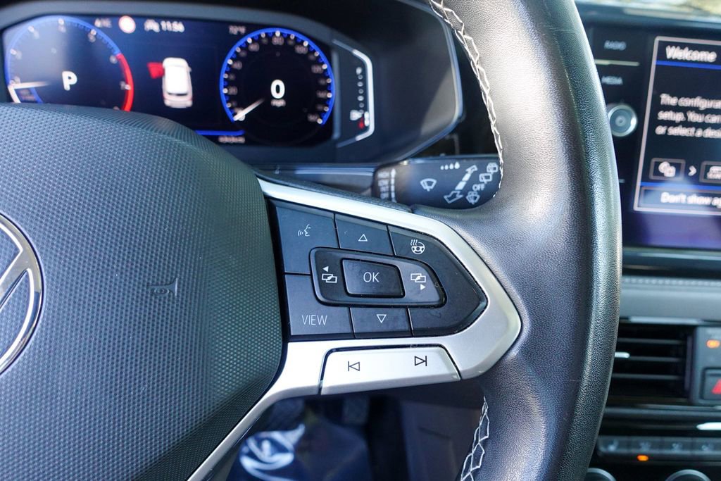Used 2022 Volkswagen Taos SEL w/ Panoramic Sunroof Package image 18