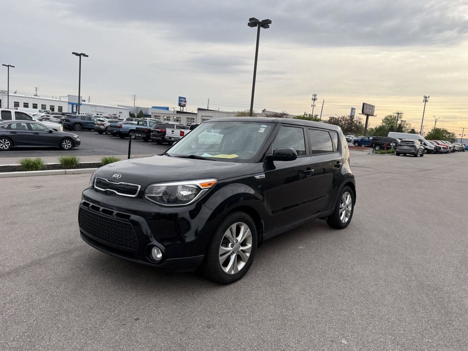 Used 2016 Kia Soul + FWD image 7