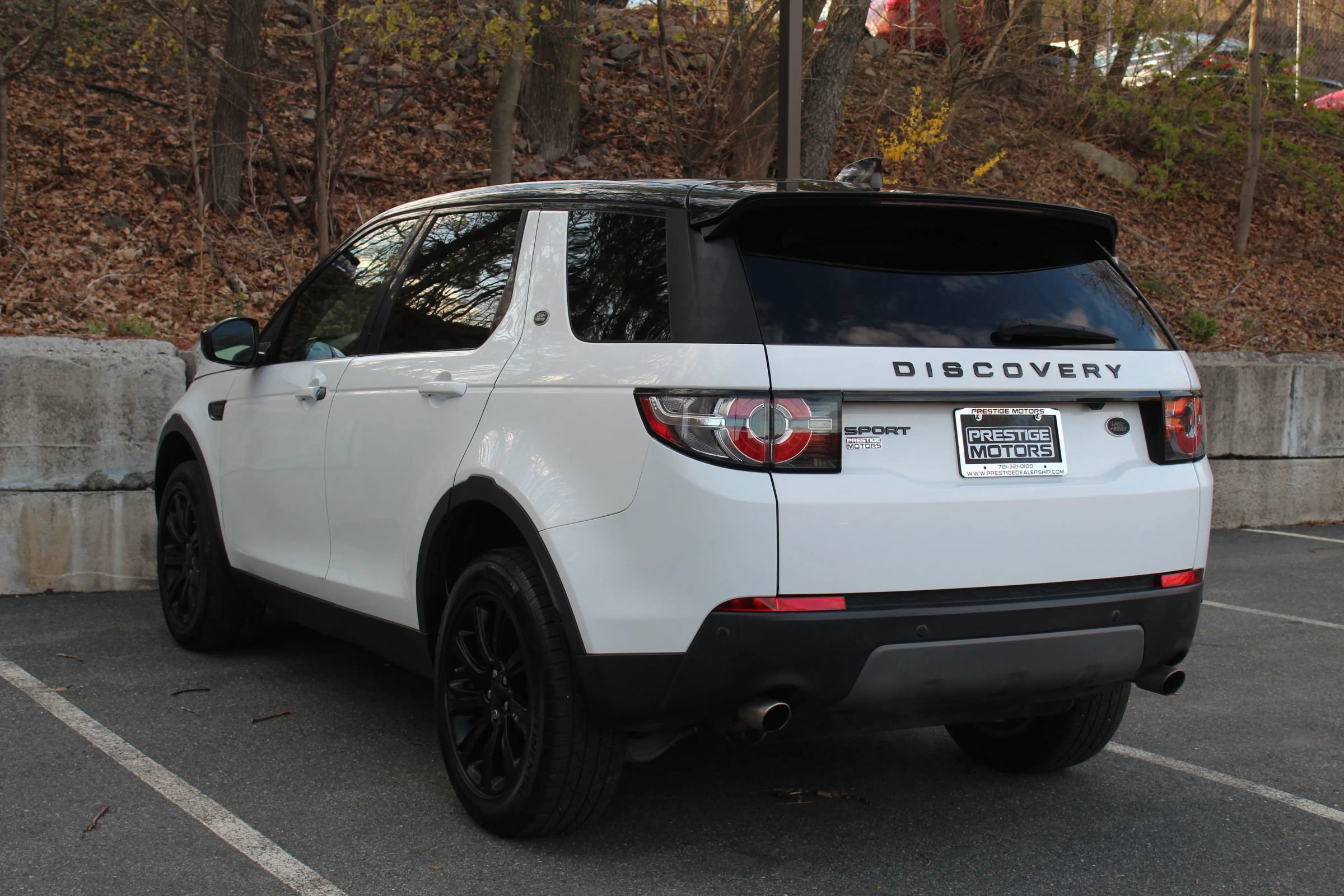 Used 2017 Land Rover Discovery Sport SE AWD/4WD image 7